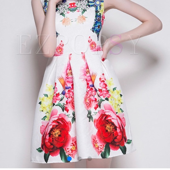 Floral dress NWT size S - Picture 11 of 13